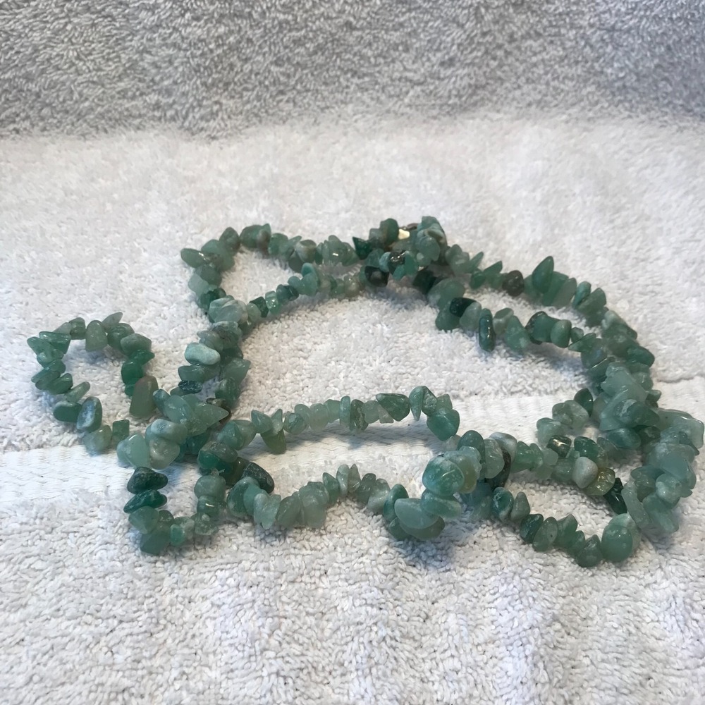Avon 2006 Semi-Prercious Chip Necklace Aventurine